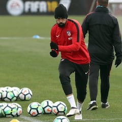 El Atlético trabajó con Juanfran y Vrsaljko, pero sin Giménez