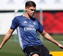 El Madrid entrena tras el derbi con Pepe tocando balón