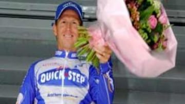 <b>EL MÁS RÁPIDO.</B> El ciclista belga se enfundó el maillot de líder aprovechando que la lluvia perjudicó a los favoritos.