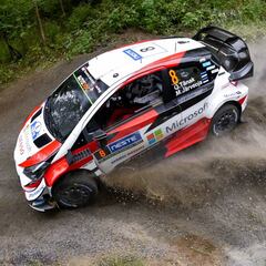 Tanak encabeza a la armada Toyota en Finlandia