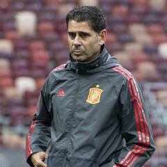 El mexicano no sale a Europa porque está bien pagado, asegura Fernando Hierro