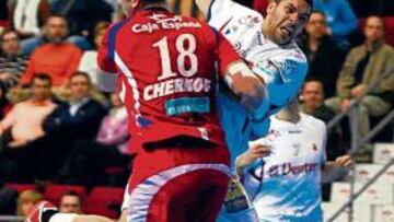 Chema supera a Chernov.