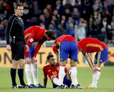 Jordi Alba came off injured in the 21st minute of Italy-Spain