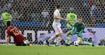 2-1. David de Gea en el segundo gol  de Cristiano Ronaldo.