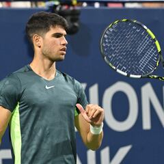 Djokovic aumenta la presión sobre el número uno de Alcaraz