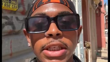 Un estadounidense que visita Málaga intenta hablar español y apunta directamente a los andaluces: “No puedo entender nada”