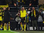 Can rescata al Dortmund