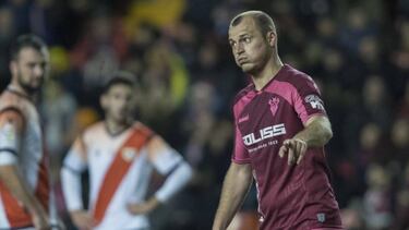 Zozulia, con el Albacete en Vallecas.