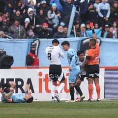 Cuestionado jugador se quiere ir de Colo Colo: ya se reunió con dirigentes de Blanco y Negro