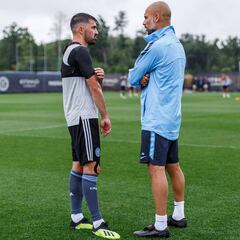 Emotivo reencuentro entre
Pep Guardiola y David Villa
