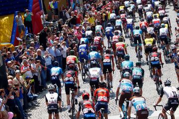 Max Schachmann gana en la subida a Prato Nevoso