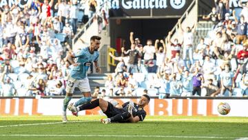 VIGO, SPAIN - NOVEMBER 20: Brais Méndez of RC Celta de Vigo scores his sides first goal during the La Liga Santander match between RC Celta de Vigo and Villarreal CF at Abanca-BalaÌdos on November 20, 2021 in Vigo, Spain. (Photo by Octavio P