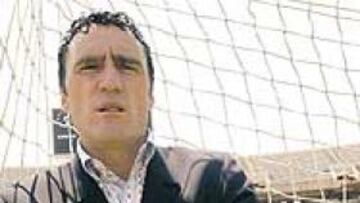 <b>TRIUNFÓ EN LOS JUEGOS DEL 92.</b>
Toni fue el portero titular de la Selección que consiguió la medalla de oro en los Juegos Olímpicos de Barcelona. Dejó en el banquillo a Santi Cañizares.