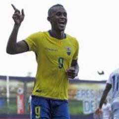Ecuador golea a Panamá antes de su debut frente a Chile