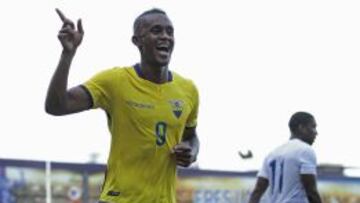 Fidel Martínez desató la fiesta ante Panamá: anotó tres goles y fue figura.