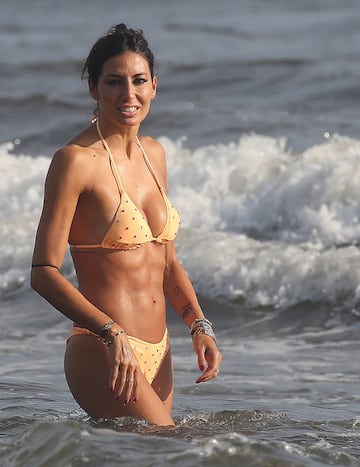 El italiano est¨¢ disfrutando de sus d¨ªas libres en la playa con su ex mujer y el hijo de ambos, Falco Nathan.