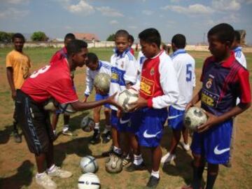 Las imágenes de la escuela de fútbol EL Larguero en Madagascar