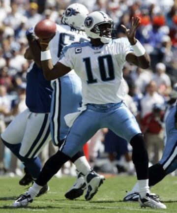 En 2007 fue el turno de Vince Young, quarterback de los Titans. Aunque sobrevivi車 a la maldici車n durante esa temporada, perdiendose solo un partido y haciendo unos n迆meros tan buenos como los del a?o anterior, durante los siguientes a?os s赤 que tuvo problemas con lesiones de larga duraci車n, lo que acab車 propiciando su salida del equipo tras la temporada 2010.