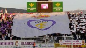 <b>CUESTIONADO. </b>La situación económica del Jaén ha puesto contra las cuerdas a Carlos Sánchez.