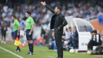 Simeone, dando instrucciones en Anoeta.
