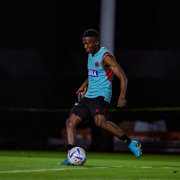 Este martes inició el microciclo de la Tricolor con jugadores del FPC. Los 24 convocados entrenaron bajo la dirección de Néstor Lorenzo en Barranquilla.