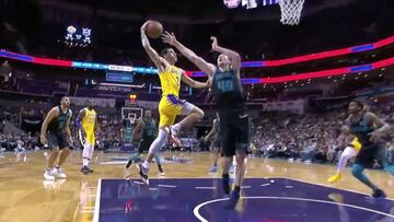 Lonzo Ball se 'leBroniza': atentos a la animalada que se marc¨®