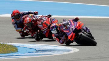 MotoGP - Spanish Grand Prix - Circuito de Jerez, Jerez, Spain - April 28, 2024 Prima Pramac Racing's Jorge Martin, Ducati Lenovo Team's Francesco Bagnaia and Gresini Racing MotoGP's Marc Marquez in action during the race REUTERS/Jon Nazca