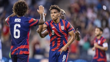 La selección de Estados Unidos busca quedarse con el liderato del Grupo B, pero para ello está obligado a derrotar este domingo a su similar de Canadá en Kansas City.