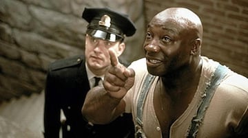 Tom Hanks como Paul Edgecomb y Michael Clarke Duncan como John Coffey en 'La Milla Verde' (1999)