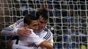 Di María y Bale celebran uno de los goles del Madrid