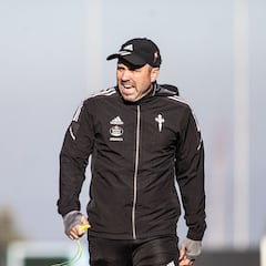 Coudet: "En los entrenamientos hacen goles de todos los colores"