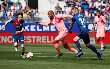 Huesca-Barcelona (0-0).
Un Barcelona joven y experimental empató ante un Huesca que no aprovechó una ocasión única. Malcom tuvo el triunfo pero remató al palo.