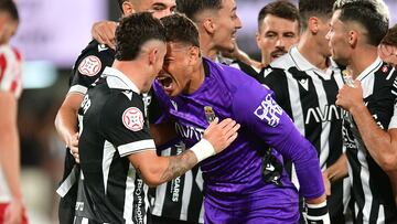 Alegría de los jugadores tras el triunfo ante el Atlético Madrileño.