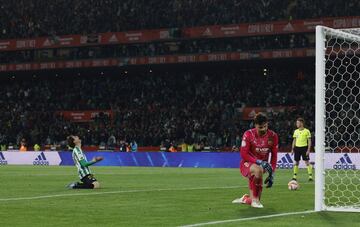 Miranda anotó el penalti que le dio la victoria al Betis en el final de la Copa del Rey.