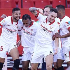 En Nesyri reina en la locura