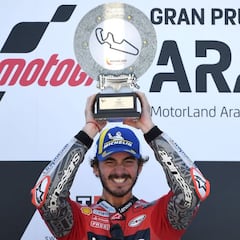 Bagnaia: "Quiero abrazar a Rossi después de este triunfo"