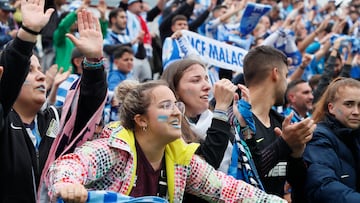 La afición del Málaga, en el Anxo Carro de Lugo.