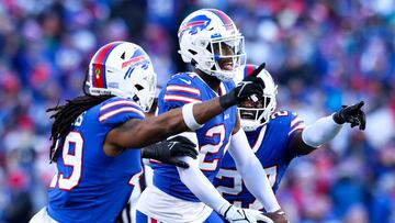 ORCHARD PARK, NEW YORK - JANUARY 15: Kaiir Elam #24 of the Buffalo Bills celebrates with teammates after an interception against the Miami Dolphins during the third quarter of the game in the AFC Wild Card playoff game at Highmark Stadium on January 15, 2023 in Orchard Park, New York. Bryan M. Bennett/Getty Images/AFP (Photo by Bryan M. Bennett / GETTY IMAGES NORTH AMERICA / Getty Images via AFP)