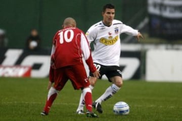 Carlos Salazar llegó para reemplazar a Giovanni Hernández pero nunca se afirmó en Colo Colo. Estuvo solo el primer semestre del 2008 y después partió a Deportivo Pereira de su país. Hoy juega en Unión Magdalena.