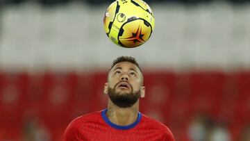 Soccer Football - Ligue 1 - Paris St Germain v Olympique de Marseille - Parc des Princes, Paris, France - September 13, 2020  Paris St Germain&#039;s Neymar during the warm up before the match REUTERS/Gonzalo Fuentes