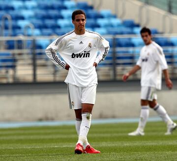 El delantero carioca fichó por el Real Madrid en verano de 2009 para formar parte de la plantilla del Castilla. Tras una temporada en la disciplina del club blanco se marchó al Benfica. Rodrigo llegó al Valencia en verano de 2015, procedente del Benfica. El club che pagó 30 millones por su traspaso y el delantero continúa en el club de la capital del Turia.