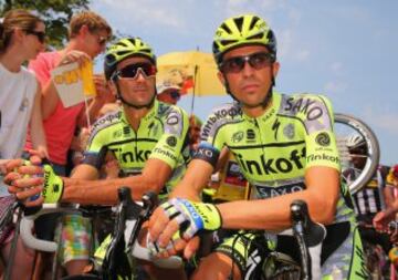 Ivan Basso y Alberto Contador antes de comenzar la segunda etapa.