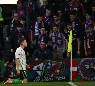 Aprobados y suspensos del Racing contra el Eibar: victoria made in Iñigo Vicente