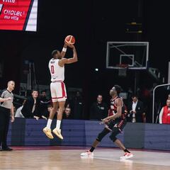 El Bilbao Basket se cae con todo el equipo en Francia