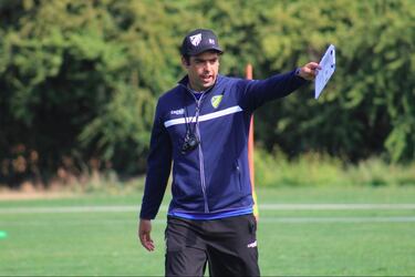 “Es un año ganado”: fue el DT más joven de Primera B, es ingeniero y rozó la hazaña en el fútbol chileno