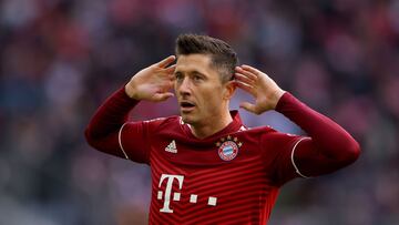 MUNICH, GERMANY - APRIL 09: Robert Lewandowski of FC Bayern München reacts during the Bundesliga match between FC Bayern München and FC Augsburg at Allianz Arena on April 09, 2022 in Munich, Germany. (Photo by Alexander Hassenstein/Getty Images)