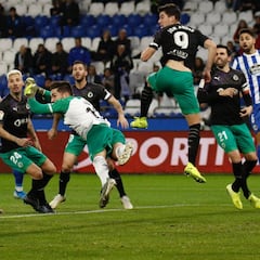Merino y Çolak hunden al Racing y el Deportivo pone la directa