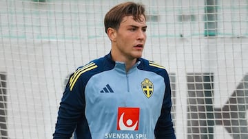 Simon Eriksson, con Suecia.