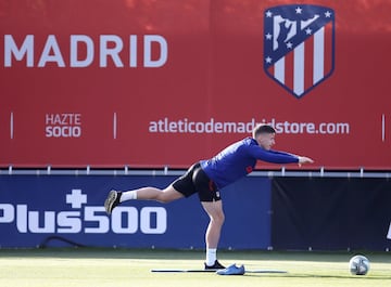 El delantero serbio durante el entrenamiento