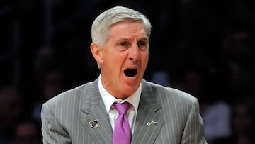 Jerry Sloan, durante un partido de la NBA de Utah Jazz